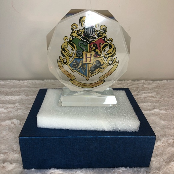 Warner Bros. Other - 🔴 2 for $25 Silver Buffalo Harry Potter Hogwarts Crest Plaque